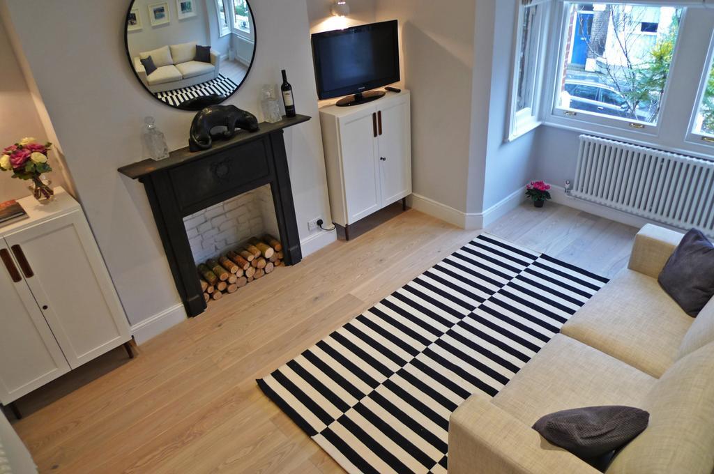 Sparkling Apartment In Kensington Olympia Londra Exterior foto